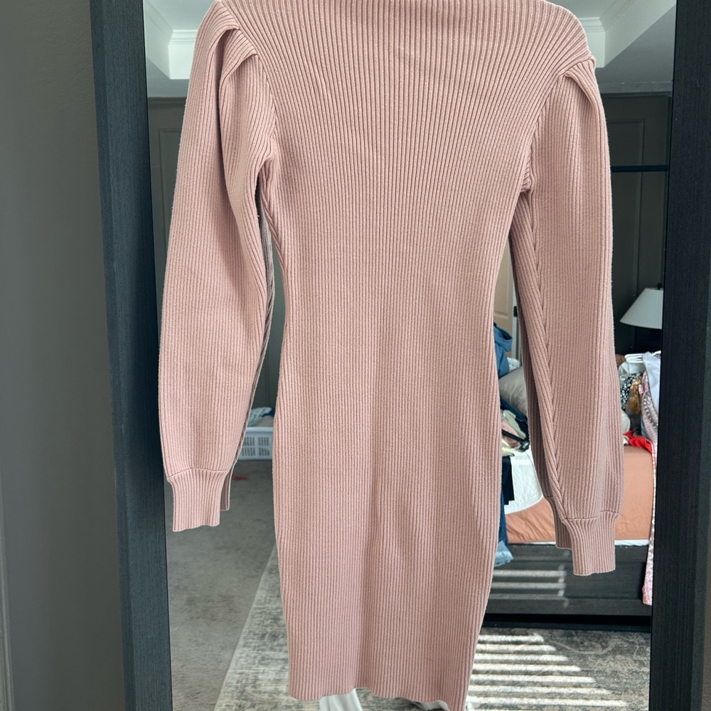 Elegant Pink Ribbed Knit Dress